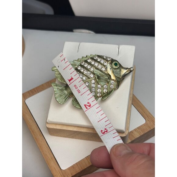 Vintage Rhinestone Fish Brooch Pin Gold Tone With Emerald Eye - Picture 6 of 9